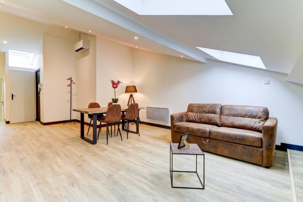 La Cambuse Topdestination-Bourg - Centre Ville - Classe 3 Etoiles 外观 照片