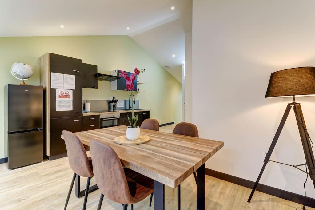 La Cambuse Topdestination-Bourg - Centre Ville - Classe 3 Etoiles 外观 照片