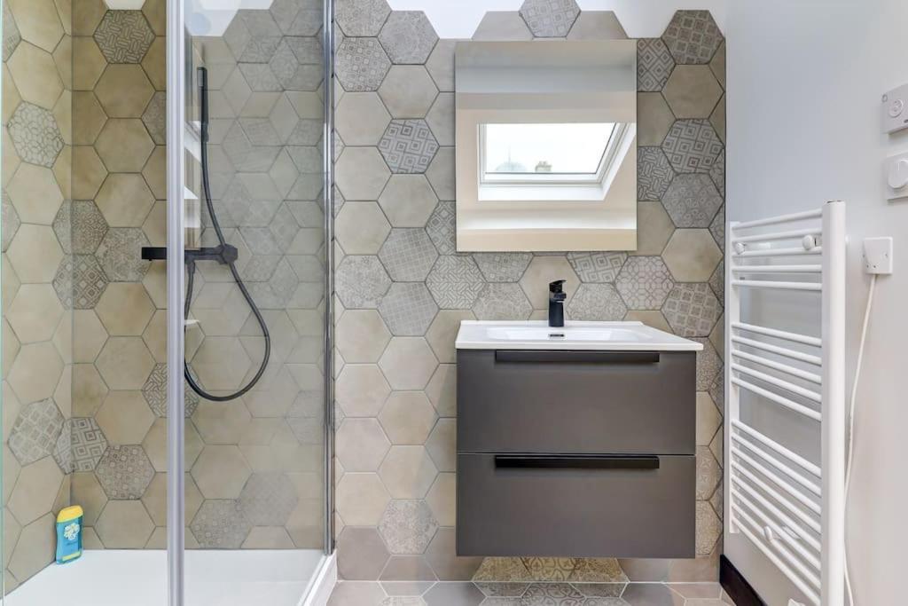 La Cambuse Topdestination-Bourg - Centre Ville - Classe 3 Etoiles 外观 照片