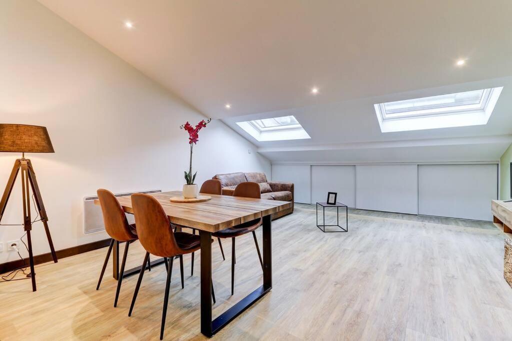 La Cambuse Topdestination-Bourg - Centre Ville - Classe 3 Etoiles 外观 照片