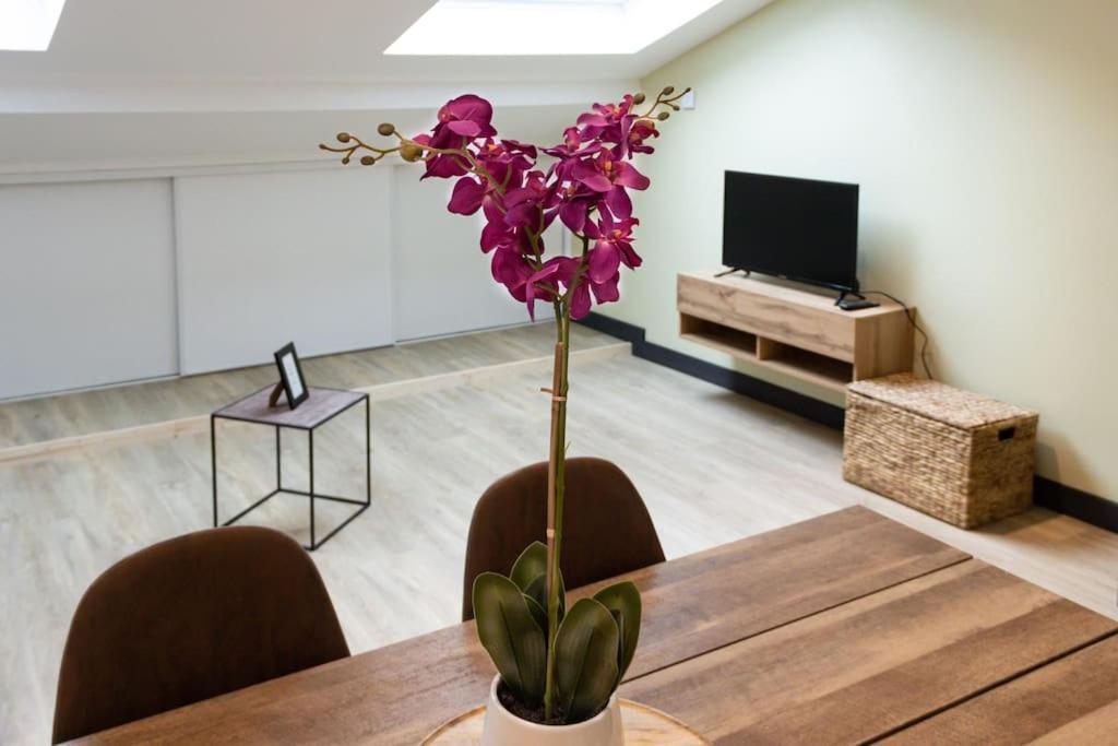 La Cambuse Topdestination-Bourg - Centre Ville - Classe 3 Etoiles 外观 照片