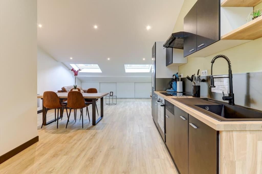 La Cambuse Topdestination-Bourg - Centre Ville - Classe 3 Etoiles 外观 照片